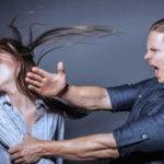 Агрессивный муж пьяница обзывает и унижает жену